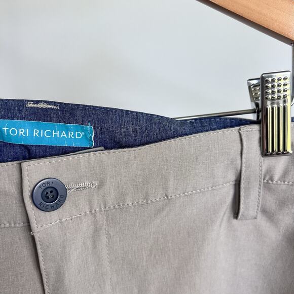Tori Richard Shorts Mens 42 Sand 8" Inseam Performance Stretch Golf Chino UPF - Picture 3 of 9